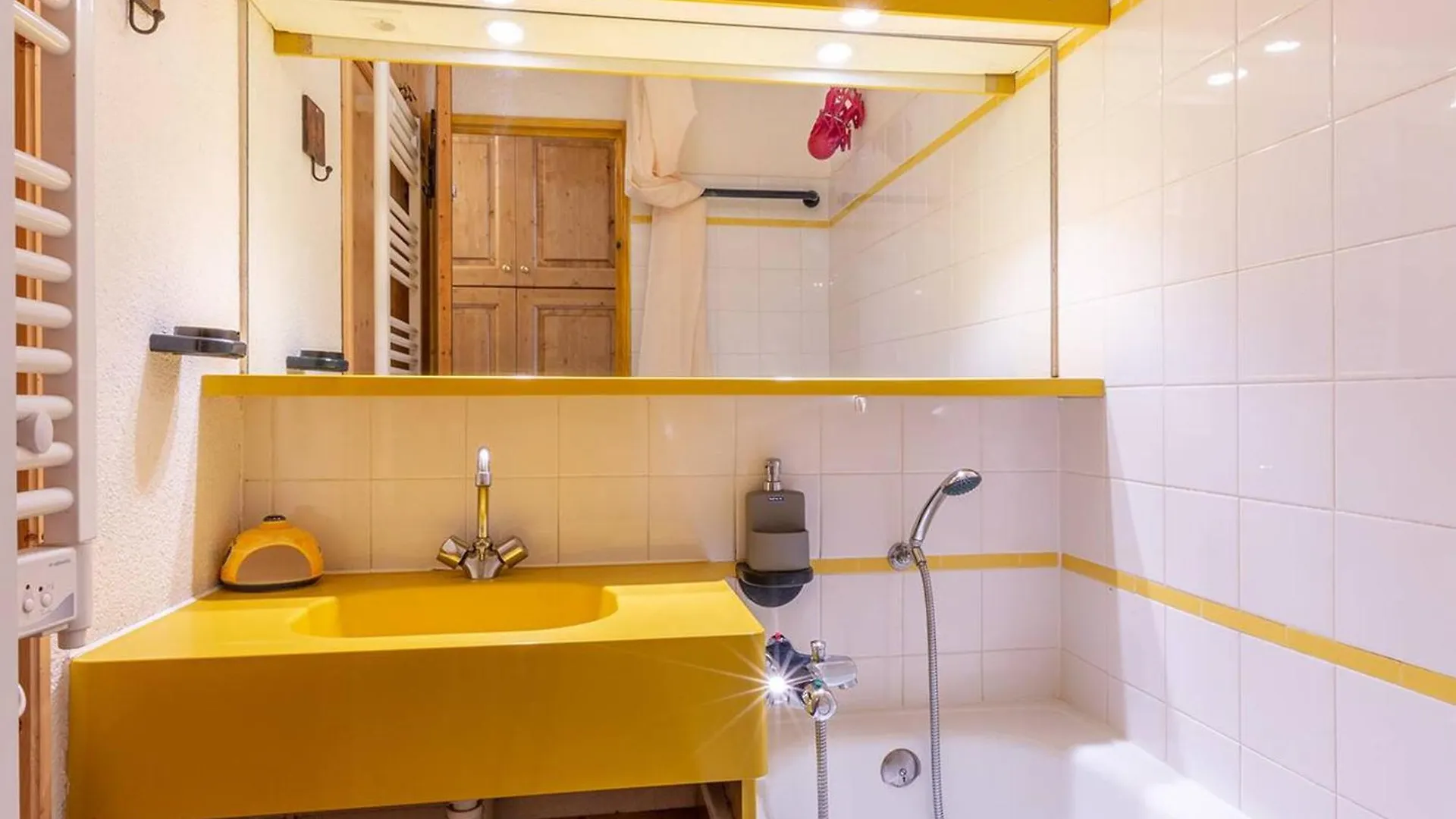 Appartement 1 Ch. Confortable Avec Balcon Et Casier A Skis A Meribel - Fr-1-355-45 Frankrijk