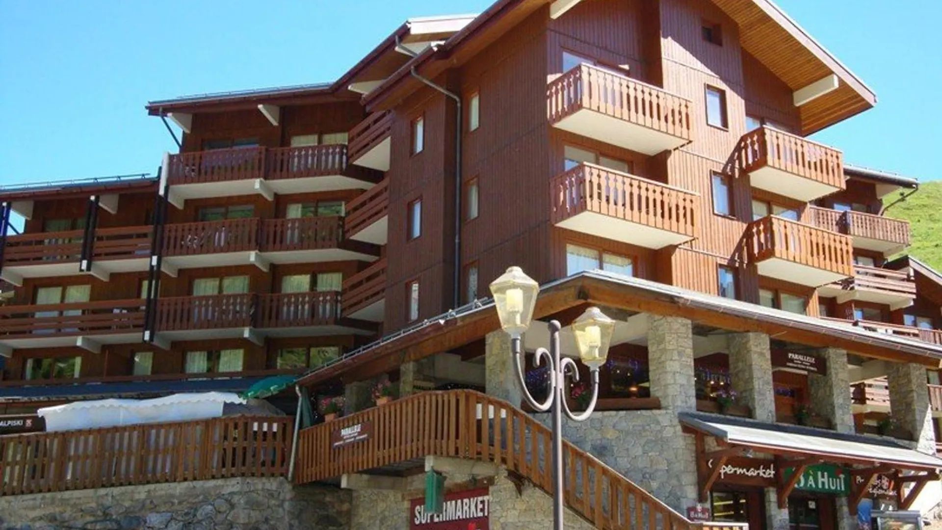Appartement 1 Ch. Confortable Avec Balcon Et Casier A Skis A Meribel - Fr-1-355-45 France